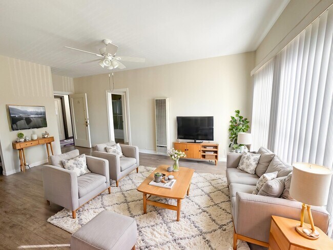 Puesta en escena virtual. Unidad sin amueblar. - 1229 South Central Ave
