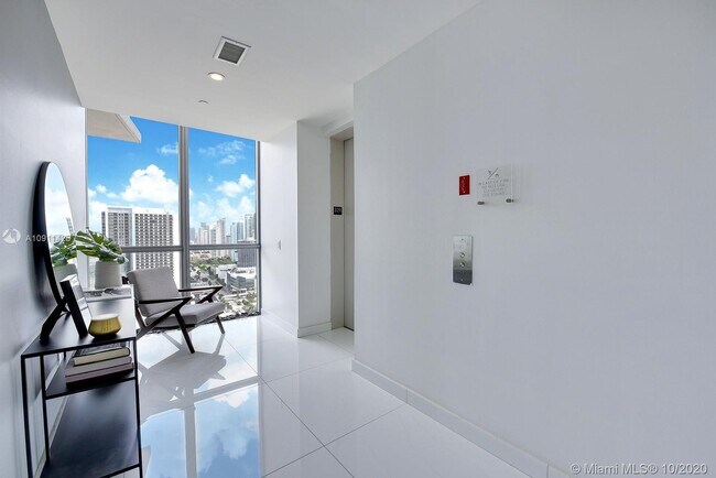 Foto del edificio - 1100 Biscayne Blvd