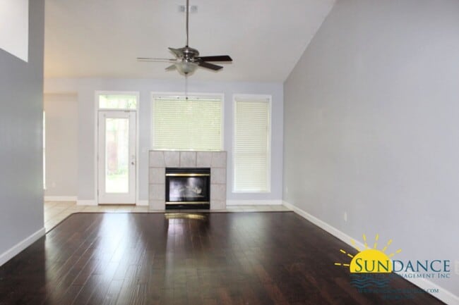 Building Photo - Beautiful 3 Bedroom Home in Destin