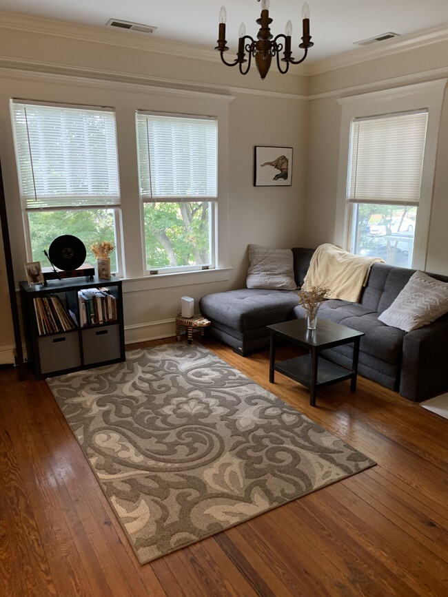 Foto del edificio - 667 Linwood Ave NE