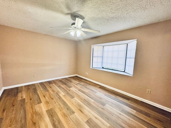 Building Photo - 30 Beacon Ct