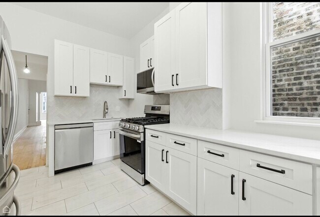 Foto del edificio - 909 W Addison St