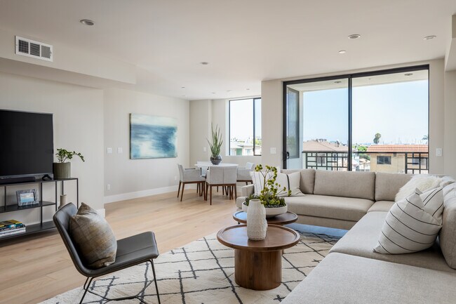 Foto del edificio - Bayview Townhomes at Point Loma