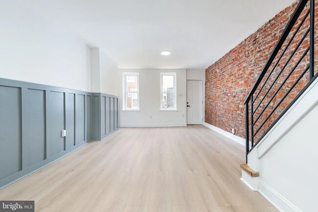 Building Photo - 2133 Latona St