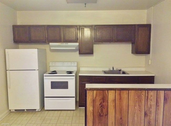Building Photo - 214 S Highland Ave