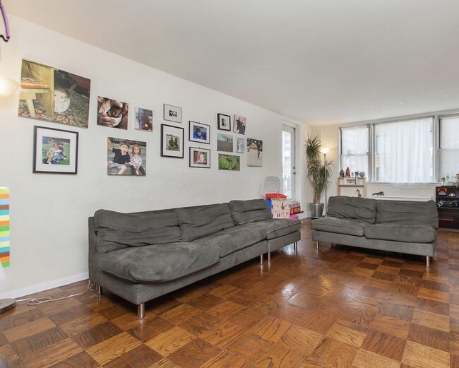 Foto del edificio - 246 E 20th St