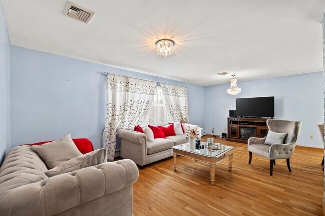 Foto del edificio - 391 Taylor Ave