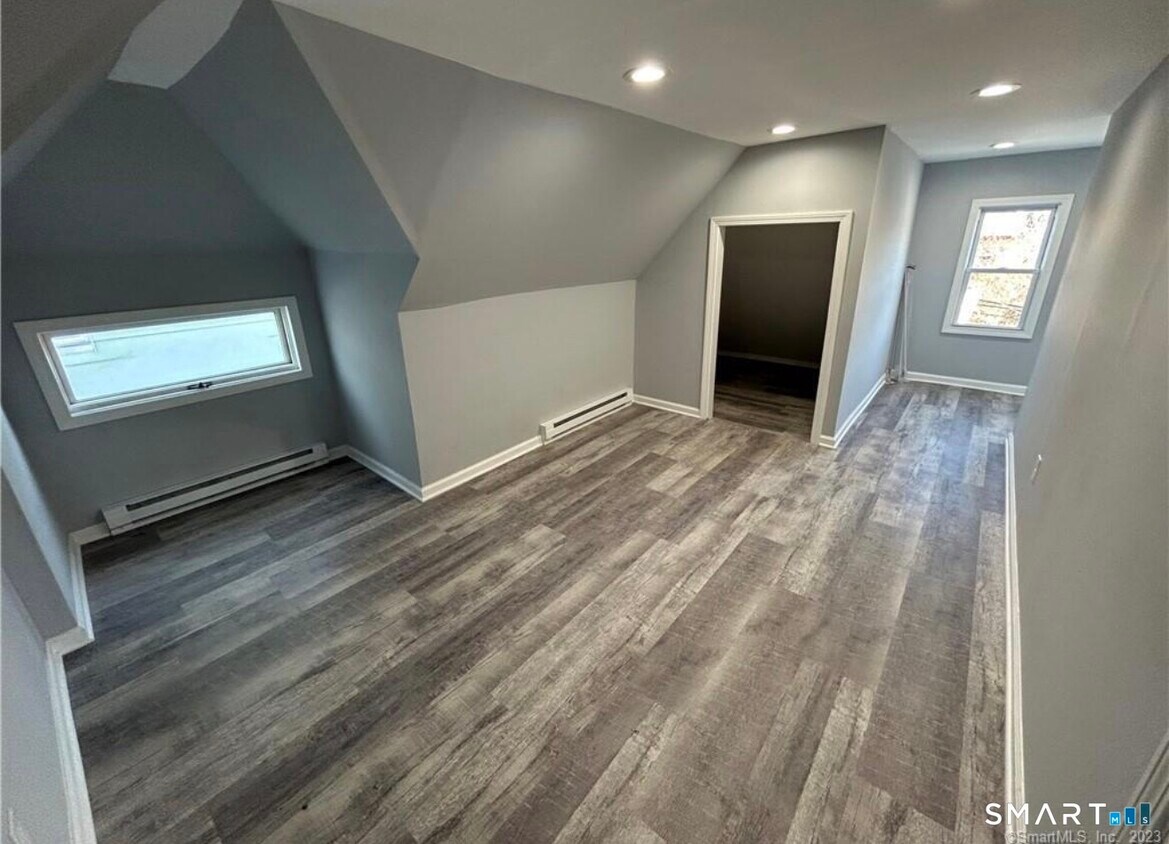 Foto del edificio - 1357 Fairfield Ave