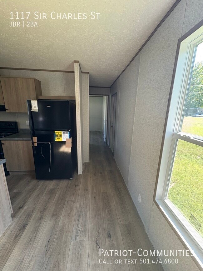 Foto del edificio - 1117 Sir Charles St