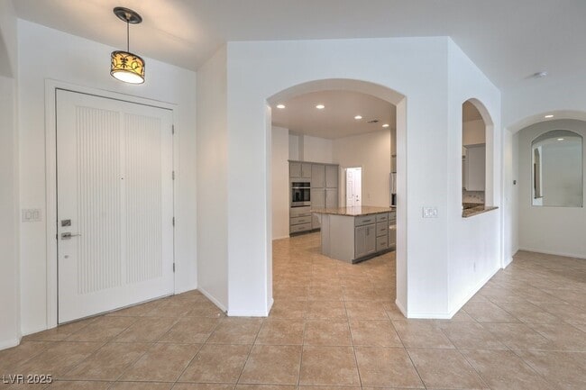 Building Photo - 10640 Warrior Ct