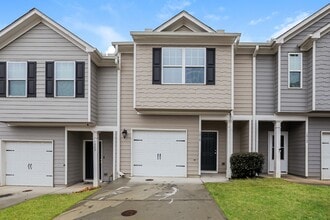 Building Photo - 1010 Highwood Ln