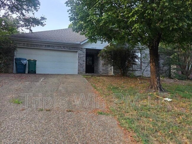 Building Photo - 12512 Woodbury Dr