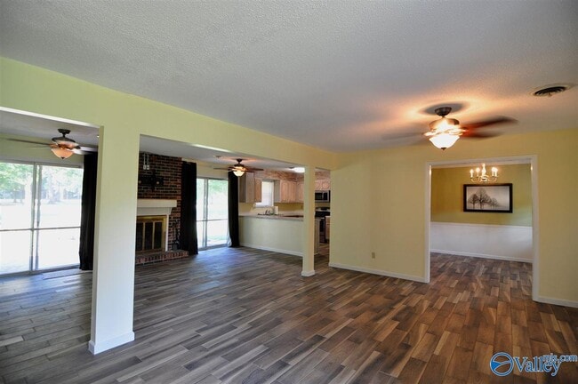 Foto del edificio - 733 Lily Flagg Rd SE