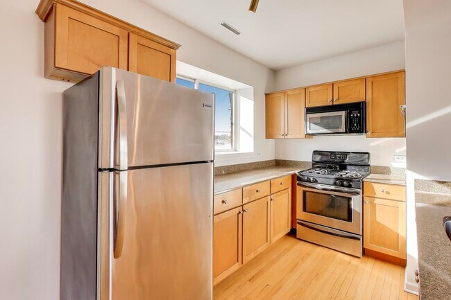 Foto del edificio - 4017 N Troy St