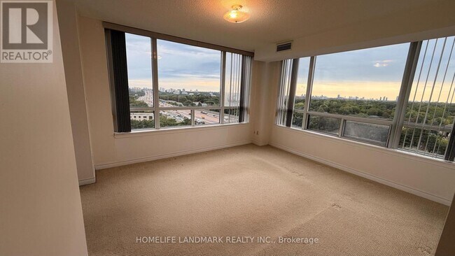 Building Photo - 3 Rean Dr