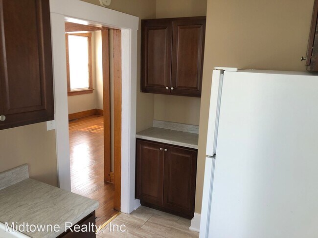 Building Photo - 3 br, 1 bath House - 1118 Loree St.