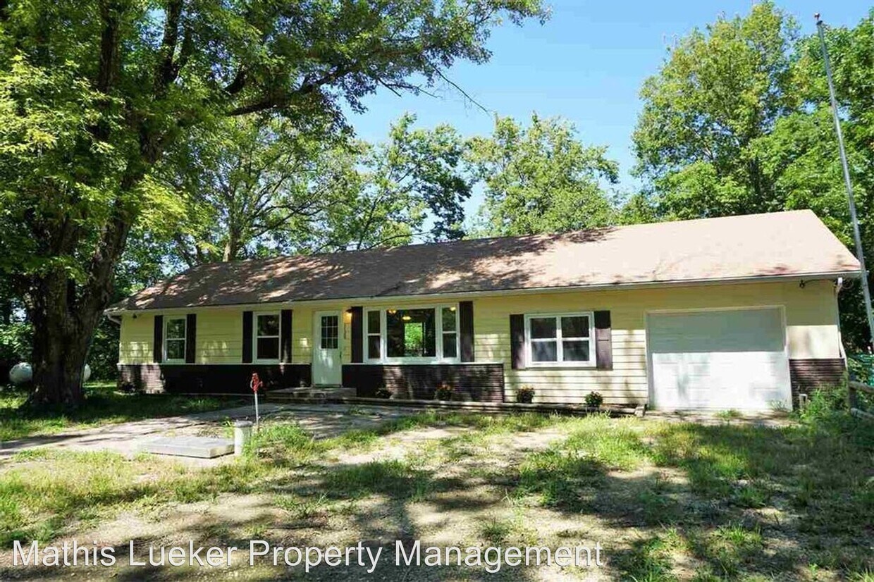 Primary Photo - 4 br, 2 bath House - 1126 E. Flint Hills Blvd