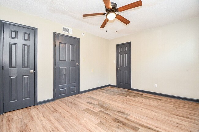 Foto del edificio - 7902 Prestwood Dr