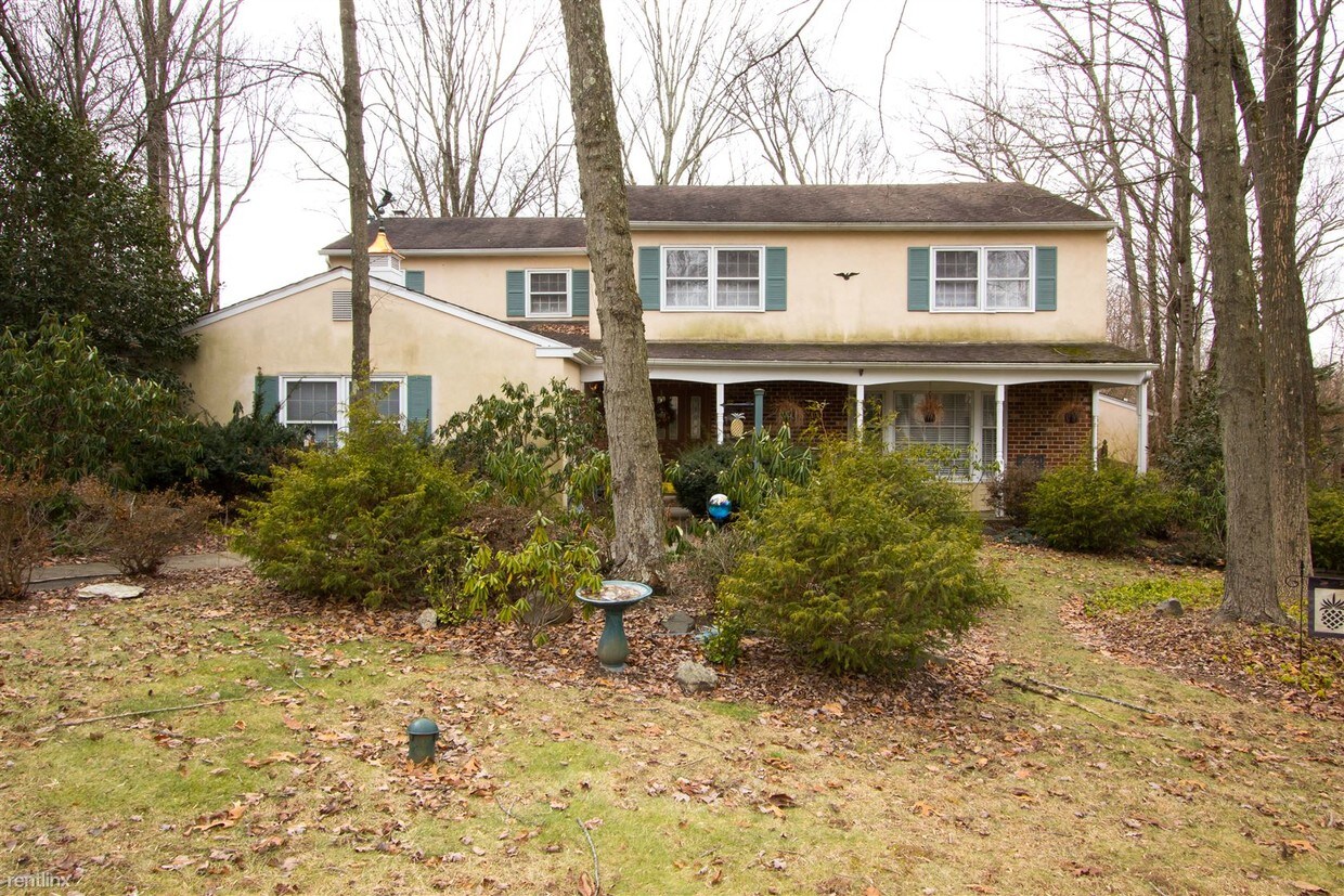 Primary Photo - 153 Barberry Rd