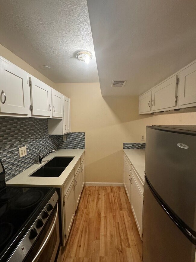 Foto del edificio - 3000 Broadway St