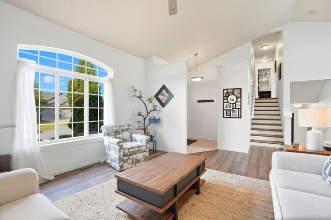 Foto del edificio - 235 Lockmoor Ave