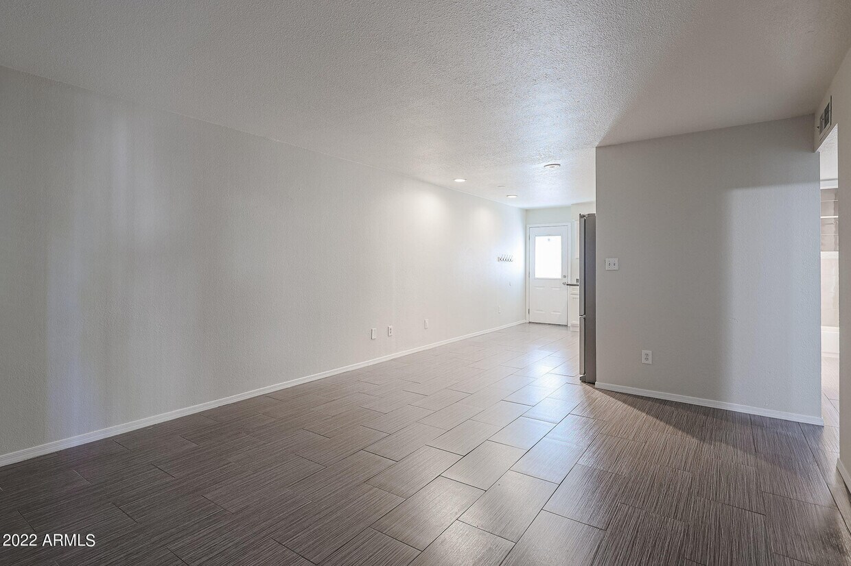 6819 N 12th St Unit 25, Phoenix, AZ 85014 Room for Rent in Phoenix