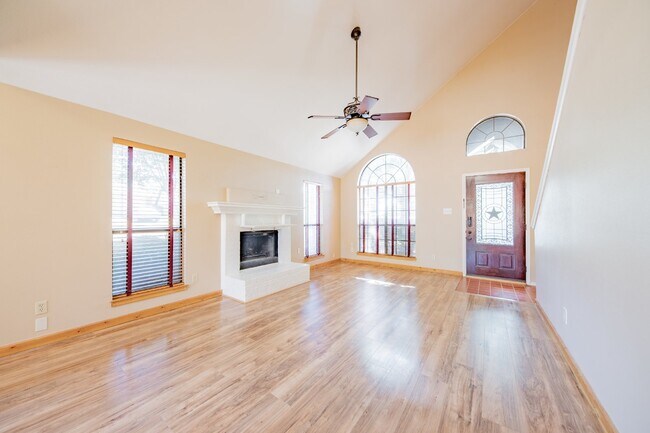 Foto del edificio - Charming 3-Bed Home by downtown Grapvine