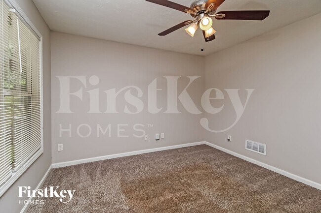 Foto del edificio - 8215 Collier St SW