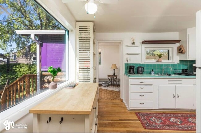 Building Photo - 1200 B St