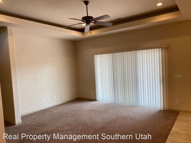 Building Photo - 3 br, 2 bath House - 2334 S River Road #4