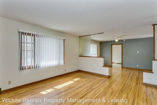 Building Photo - 427 Oliver