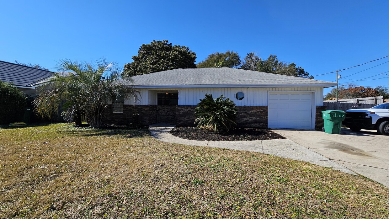 Primary Photo - 315 Sailfish Cir