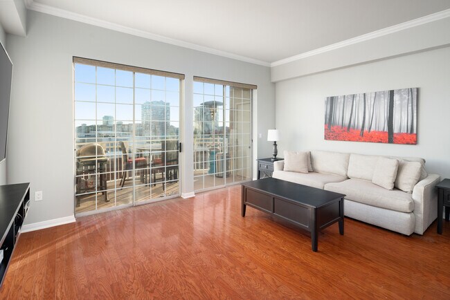 Building Photo - 3225 Turtle Creek Blvd
