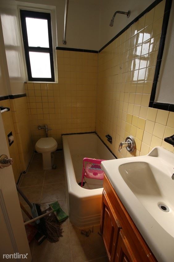 Foto del edificio - 166 E 205th St