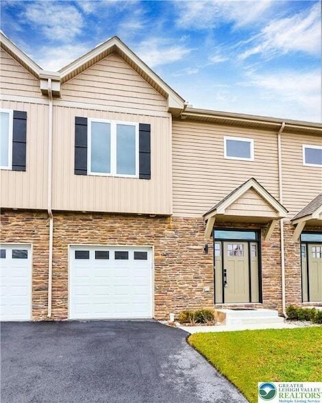 Building Photo - 1674 Best Pl