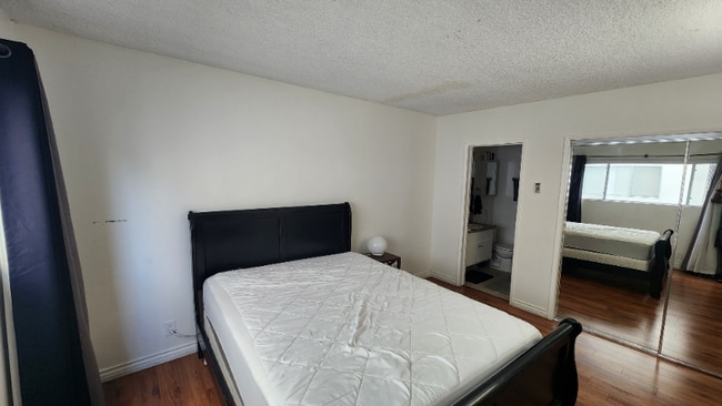 Photo - 310 S Almont Dr Apartment