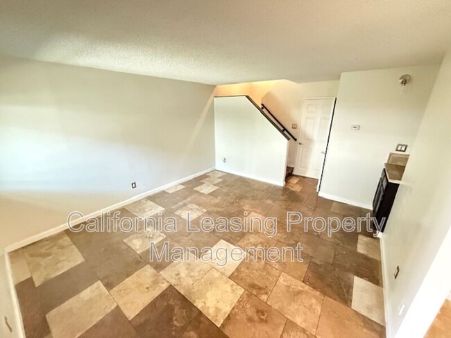 Foto del edificio - 10141 Arleta Ave