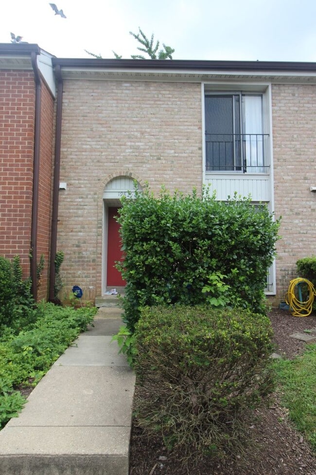Spacious and Lovely Mt. Washington 3bd/2.5... - Spacious and Lovely Mt. Washington 3bd/2.5... House