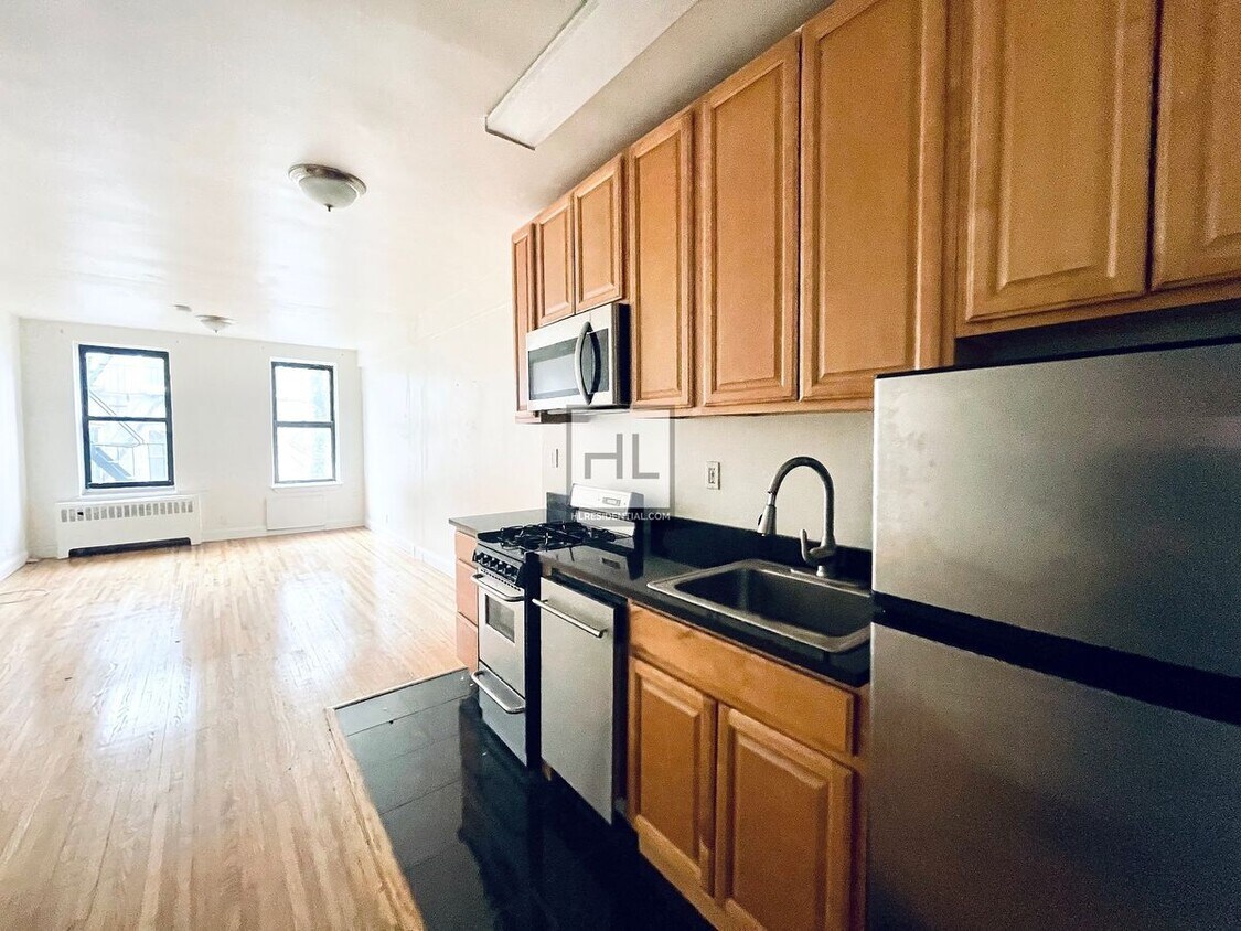 Primary Photo - EAST 3 STREET
