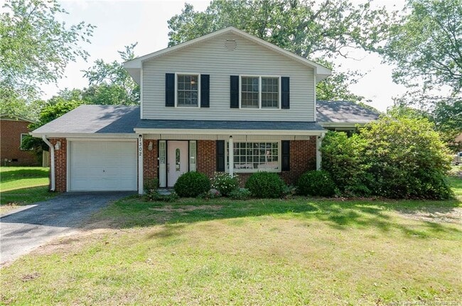 Building Photo - 1302 Kienast Dr