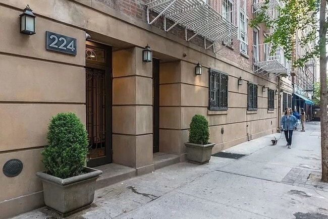 Foto del edificio - 224 Sullivan St