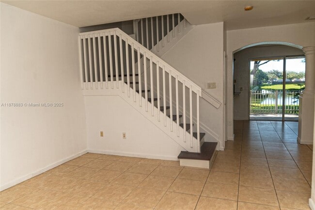 Building Photo - 1484 SE 24th Ct