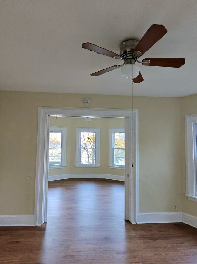 Foto del edificio - 142 Hillside Ave