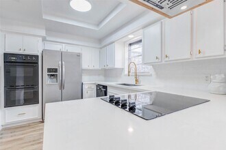 Building Photo - 10720 Briar Forest Dr