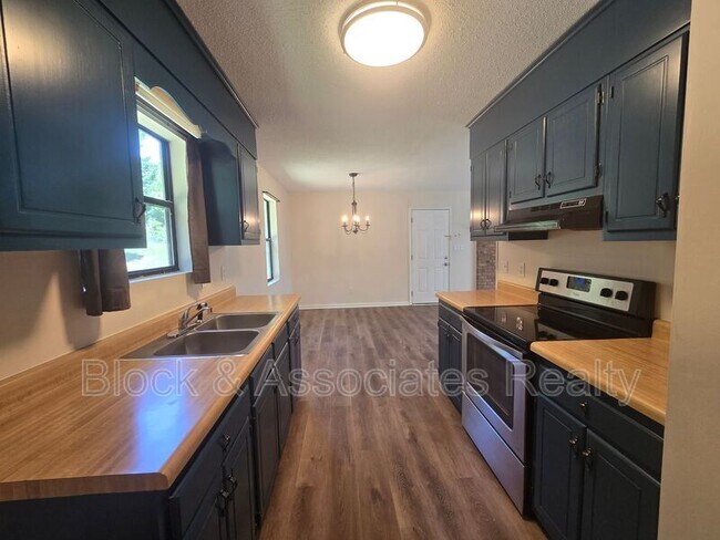 Foto del edificio - 3945 Woodcrest St