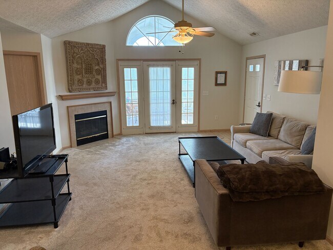 Foto del edificio - 388 Park Woods Ln