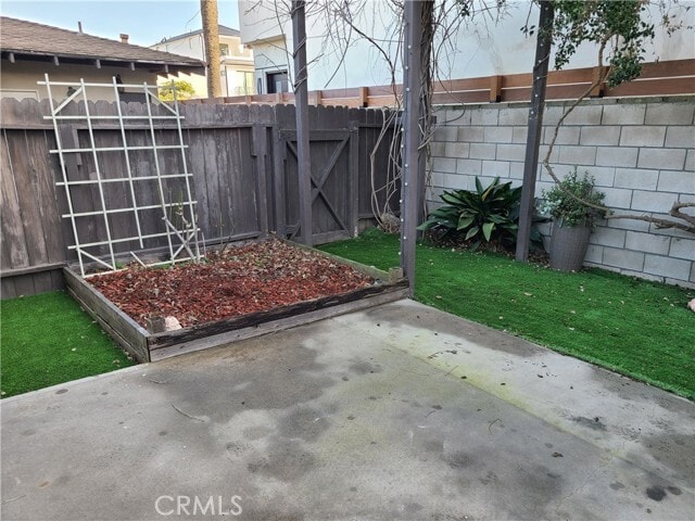 Building Photo - 318 Elmira Ave