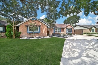 Building Photo - 5027 Twin Candle Dr