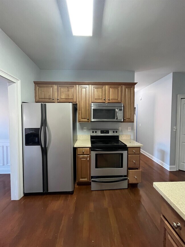 Building Photo - 1080 Brookshire Court