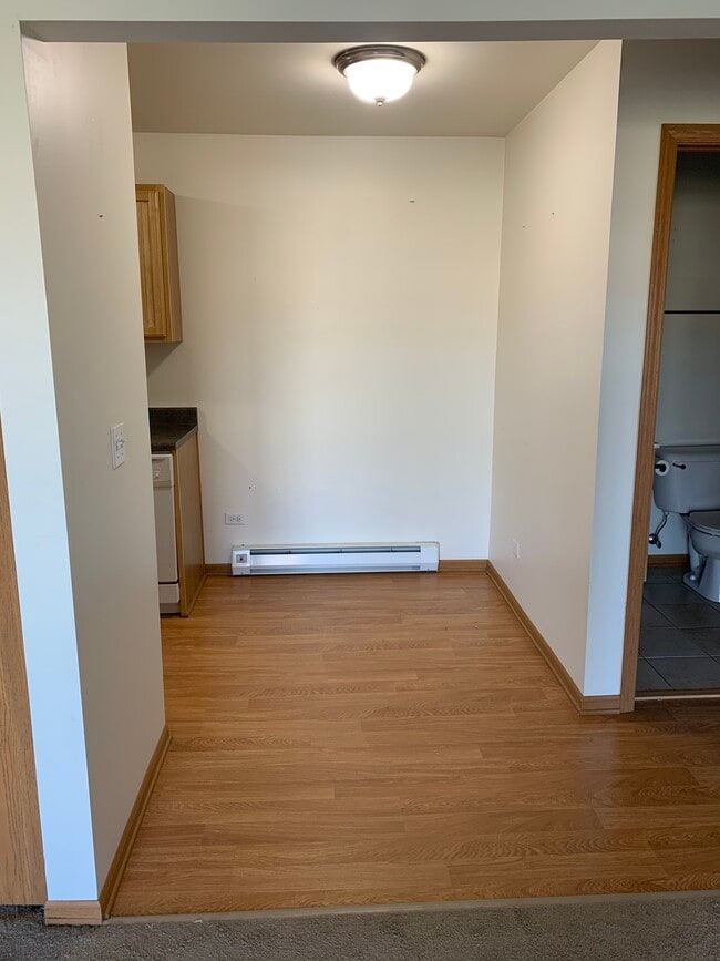 Building Photo - 2055 Willow Brooke Dr